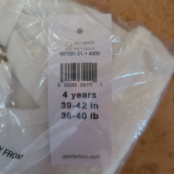 👀50% OFF - NWT‼️ Adorable GAP brand Minnie's Surf Club Tee - Picture 9 of 9